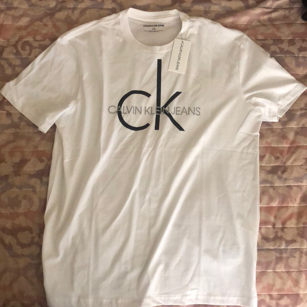 White Calvin Klein T-shirt large NWT